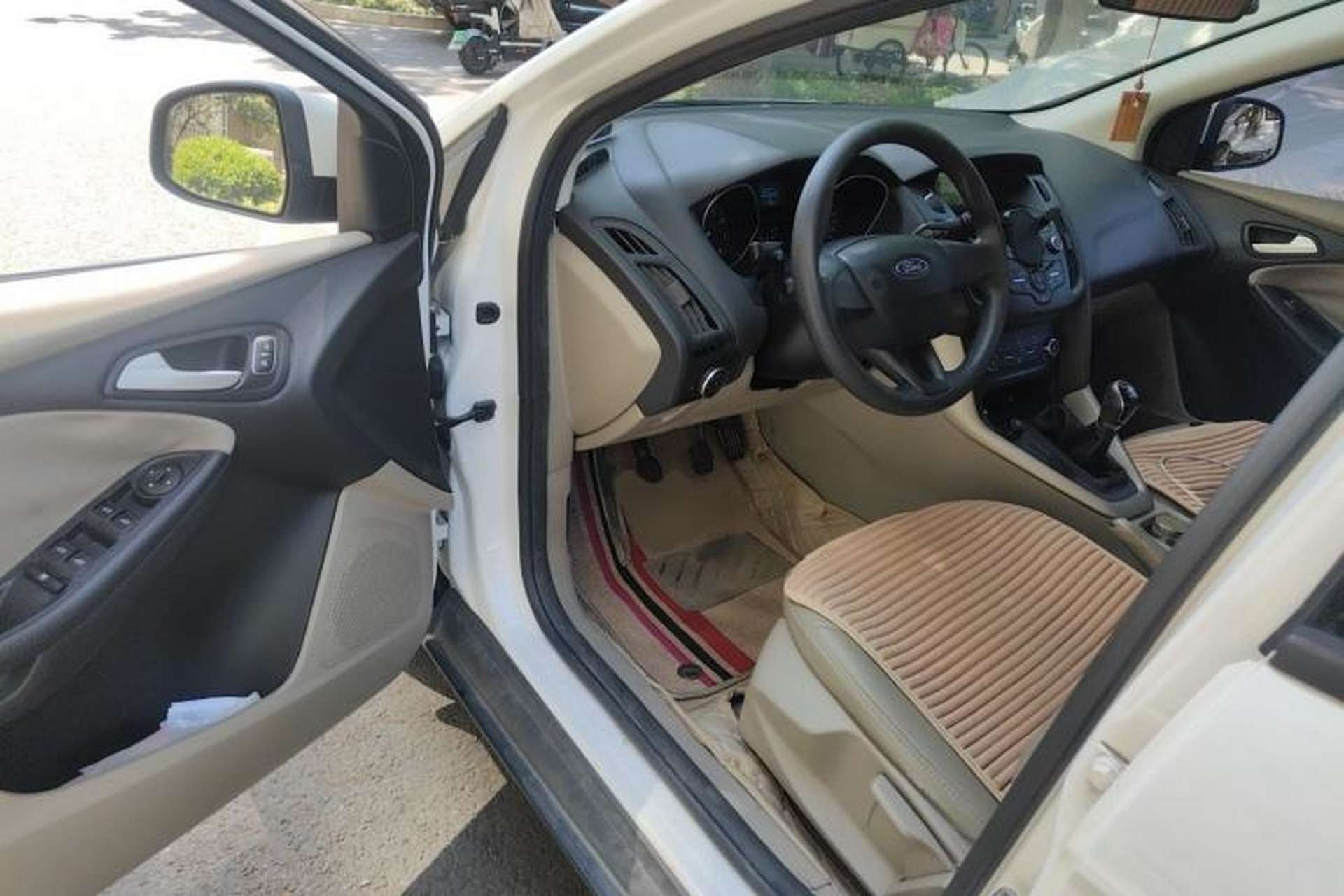 Used Ford Focus 2015 Sedan 1.6L Manual Comfort Model Driver Seat