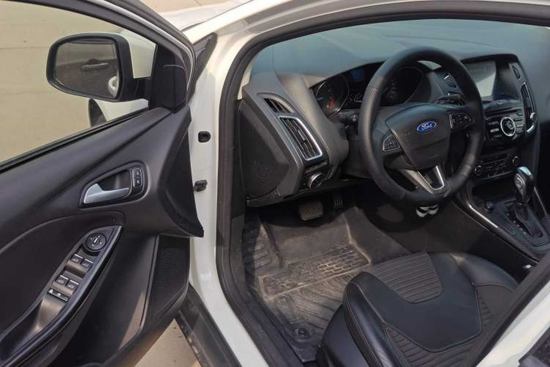 Used Ford Focus 2015 Hatchback 1.6L Automatic Fashion Edition Driver Seat