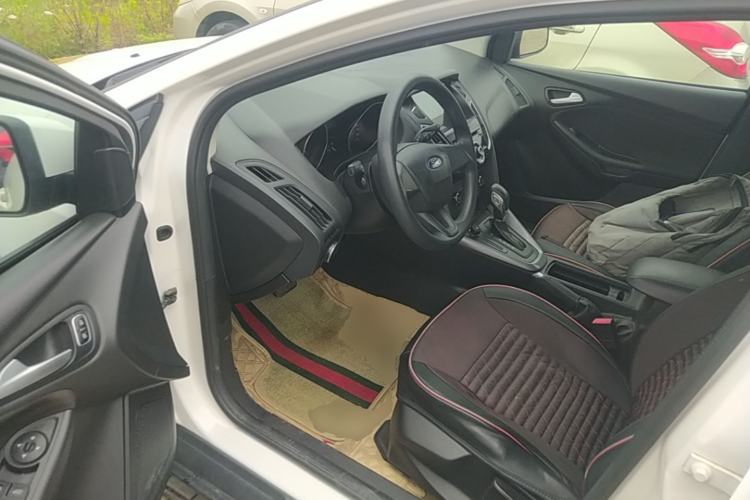 Used Ford Focus 2015 Hatchback 1.6L Automatic Comfort Model Driver Seat