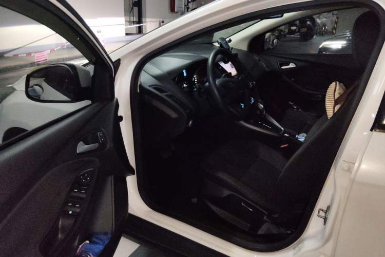 Used Ford Focus 2015 Hatchback 1.6L Automatic Comfort Model Driver Seat