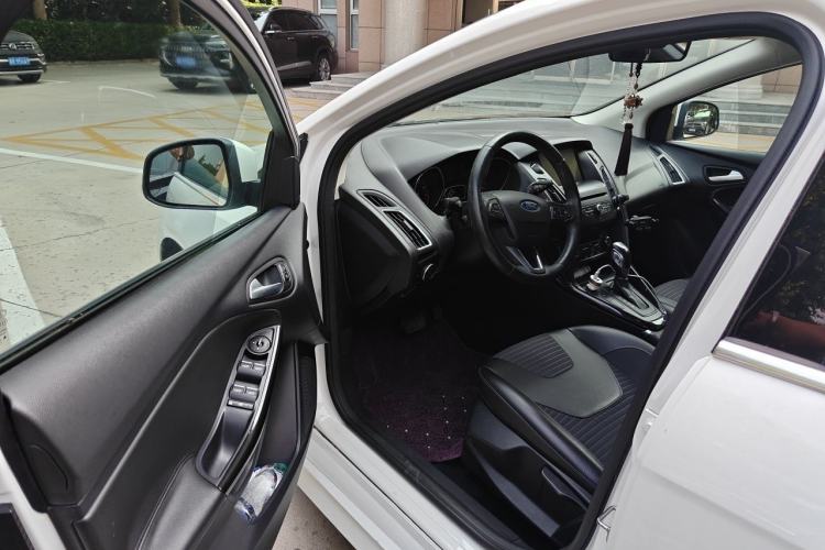 Used Ford Focus 2015 Hatchback EcoBoost 180 Automatic Elite Model Driver Seat