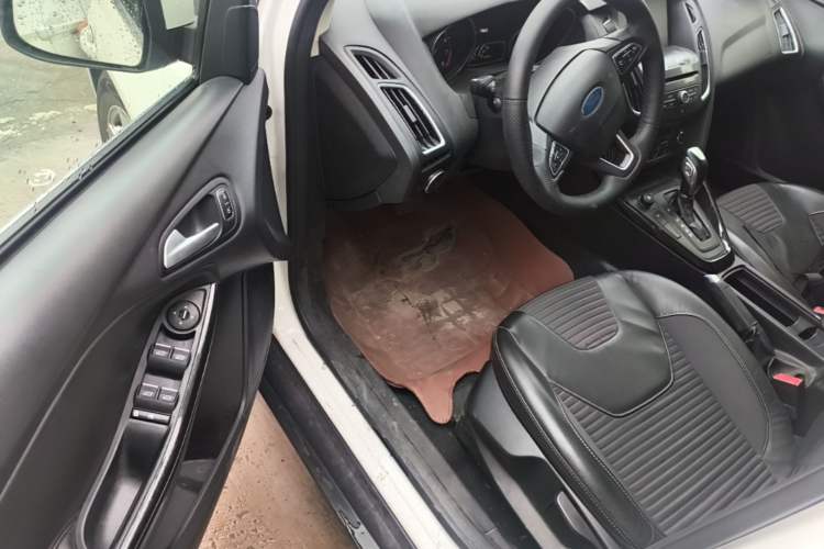Used Ford Focus 2015 Hatchback EcoBoost 180 Automatic Elite Model Driver Seat