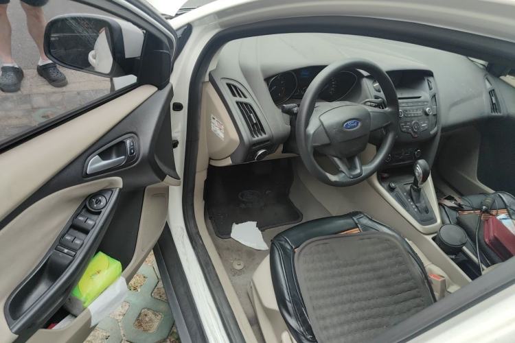 Used Ford Focus 2015 Sedan 1.6L Automatic Comfort Model Driver Seat