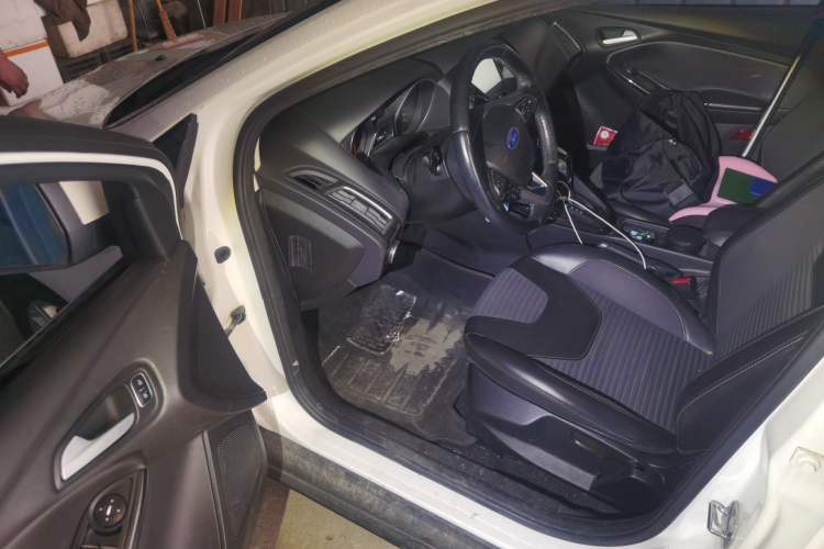 Used Ford Focus 2015 Sedan EcoBoost 180 Automatic Elite Model Driver Seat