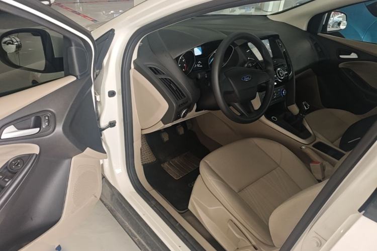 Used Ford Focus 2015 Sedan 1.6L Manual Comfort Model Driver Seat