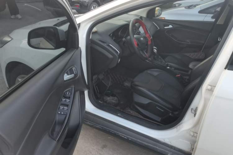 Used Ford Focus 2015 Sedan 1.6L Automatic Trend Model Driver Seat