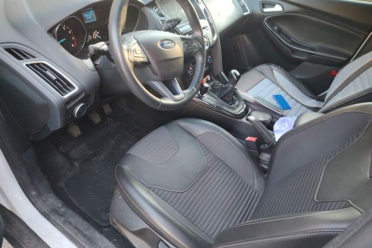 Used Ford Focus 2015 Hatchback 1.6L Manual Fashion Edition Driver Seat