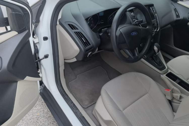 Used Ford Focus 2015 Sedan 1.6L Automatic Comfort Model Driver Seat
