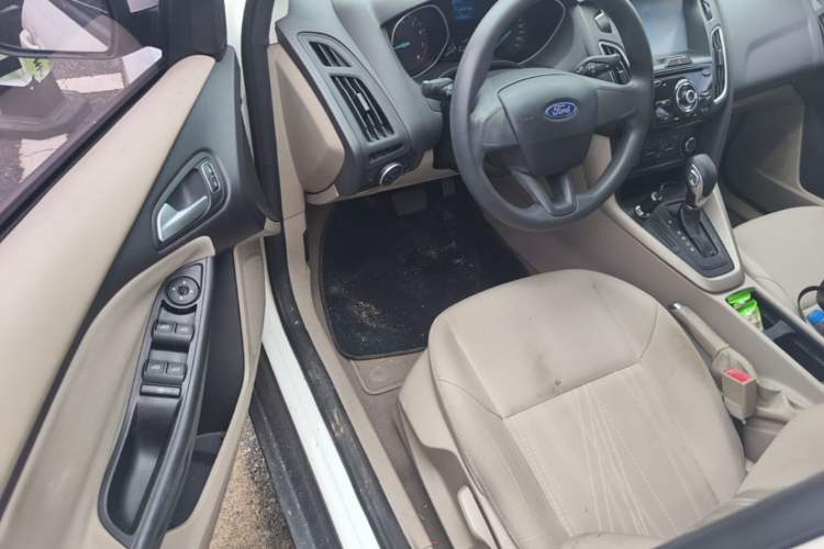 Used Ford Focus 2015 Sedan 1.6L Automatic Comfort Model Driver Seat