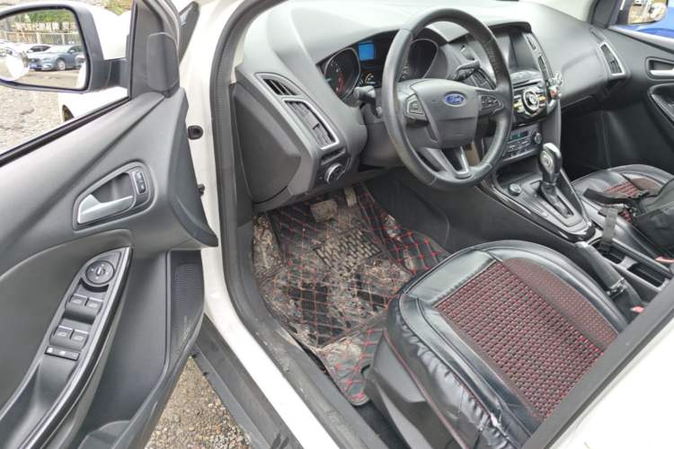 Used Ford Focus 2015 Sedan 1.6L Automatic Trend Model Driver Seat