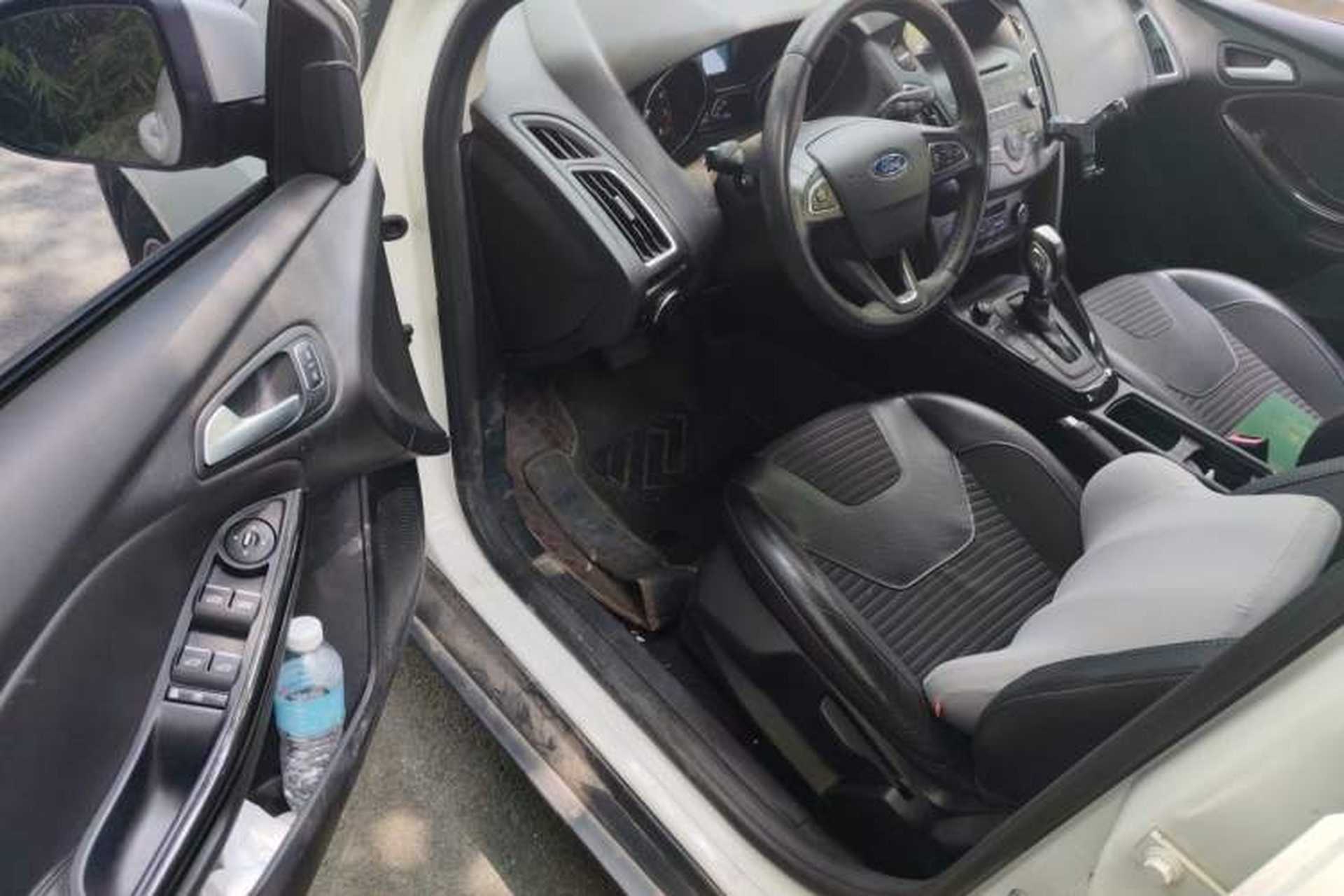 Used Ford Focus 2015 Hatchback EcoBoost 125 Automatic Supreme Style Edition Driver Seat