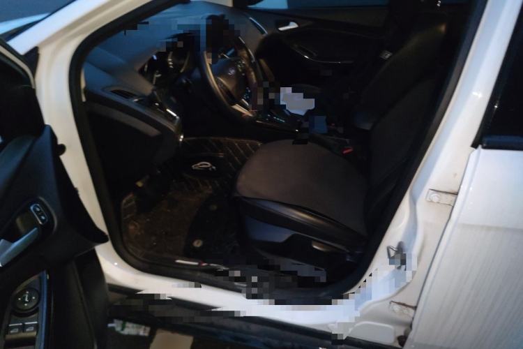 Used Ford Focus 2015 Hatchback EcoBoost 125 Automatic Supreme Style Edition Driver Seat
