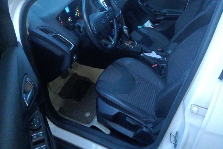 Used Ford Focus 2015 Hatchback 1.6L Automatic Fashion Edition Driver Seat