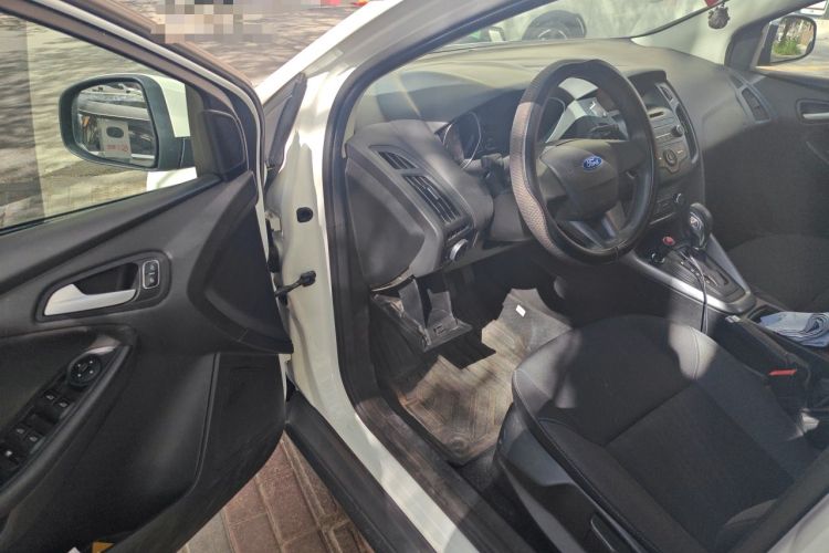 Used Ford Focus 2015 Hatchback 1.6L Automatic Comfort Model Driver Seat