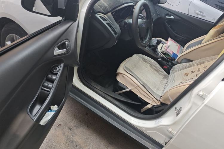 Used Ford Focus 2015 Hatchback 1.6L Manual Comfort Edition Driver Seat