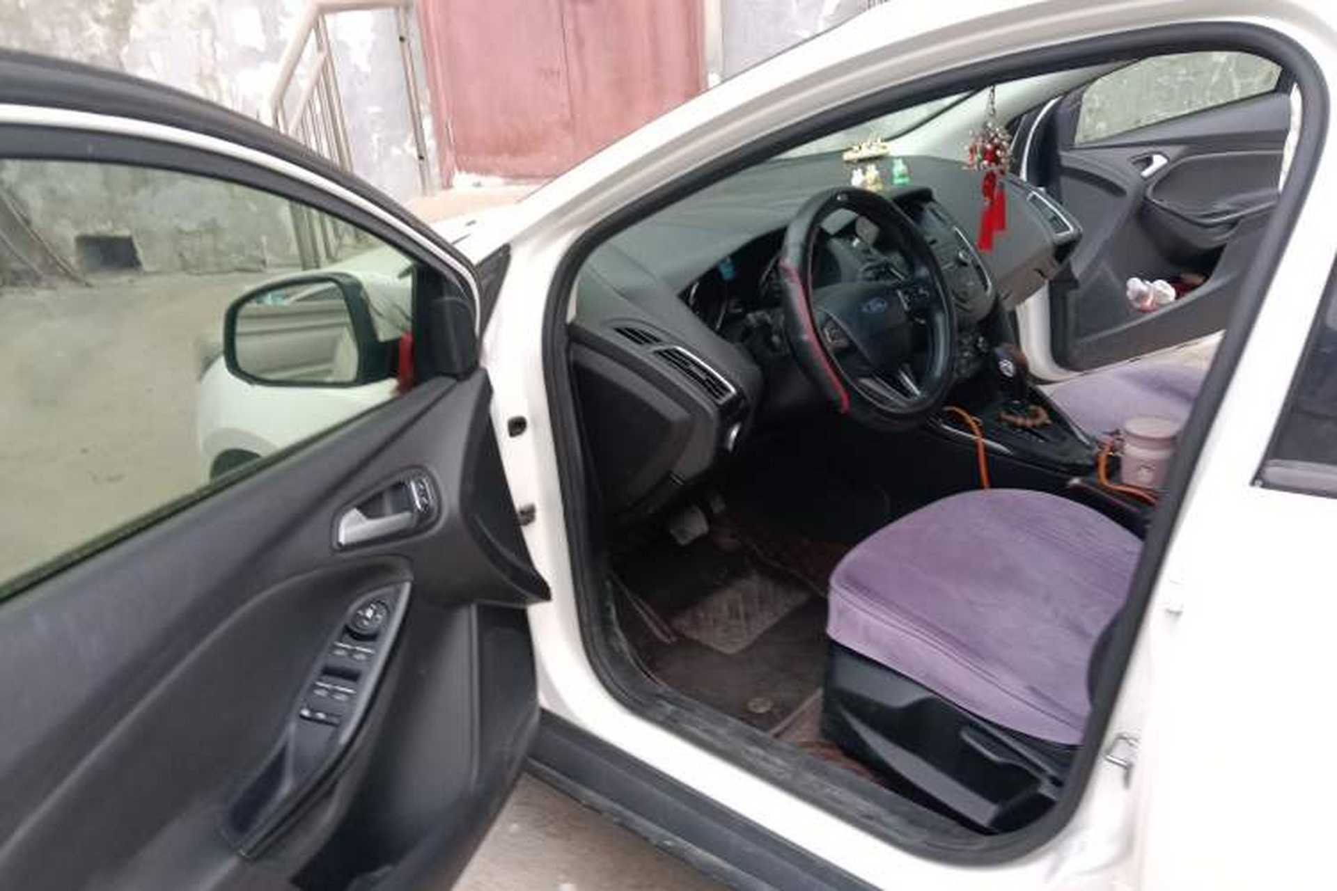 Used Ford Focus 2015 Hatchback 1.6L Automatic Fashion Edition Driver Seat