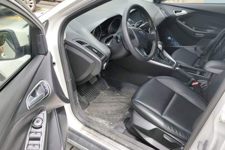 Used Ford Focus 2015 Hatchback 1.6L Automatic Comfort Model Driver Seat