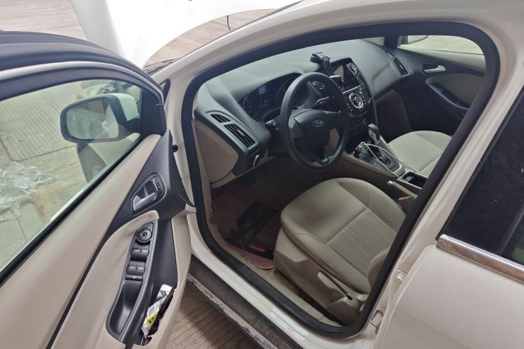 Used Ford Focus 2015 Sedan 1.6L Automatic Comfort Model Driver Seat