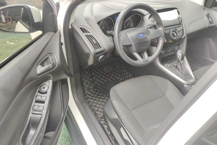 Used Ford Focus 2015 Hatchback 1.6L Automatic Comfort Model Driver Seat