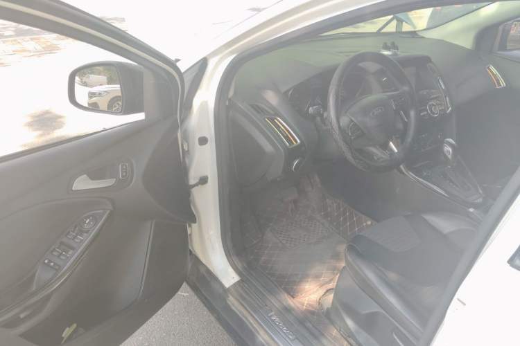 Used Ford Focus 2015 Sedan 1.6L Automatic Trend Model Driver Seat