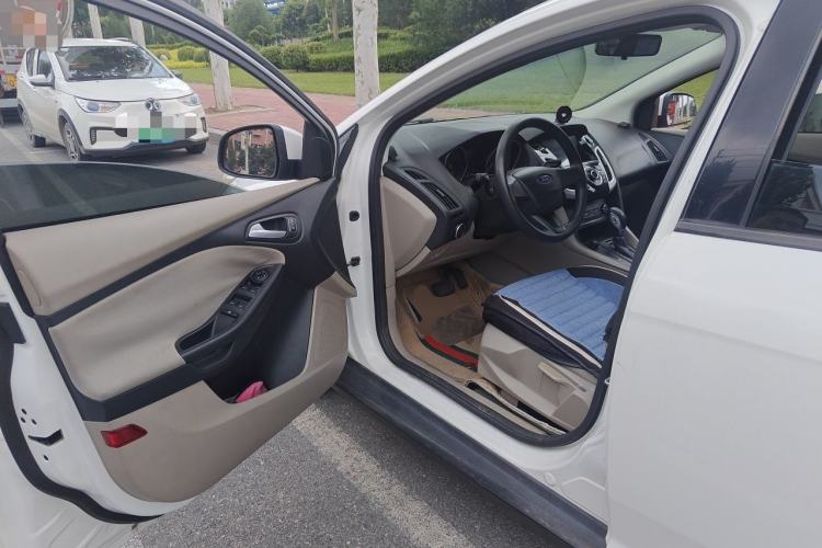 Used Ford Focus 2015 Sedan 1.6L Automatic Comfort Model Driver Seat