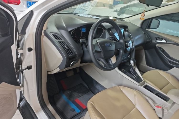 Used Ford Focus 2015 Sedan 1.6L Automatic Comfort Model Driver Seat