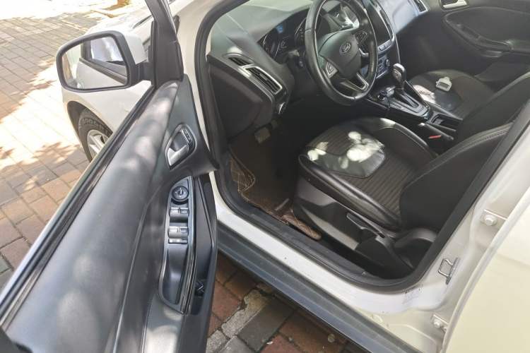 Used Ford Focus 2015 Sedan 1.6L Automatic Trend Model Driver Seat