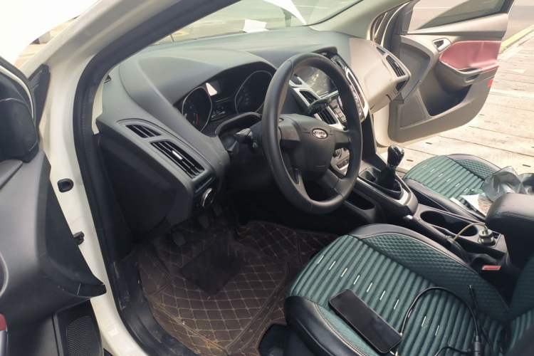 Used Ford Focus 2015 Sedan 1.6L Manual Comfort Model Driver Seat