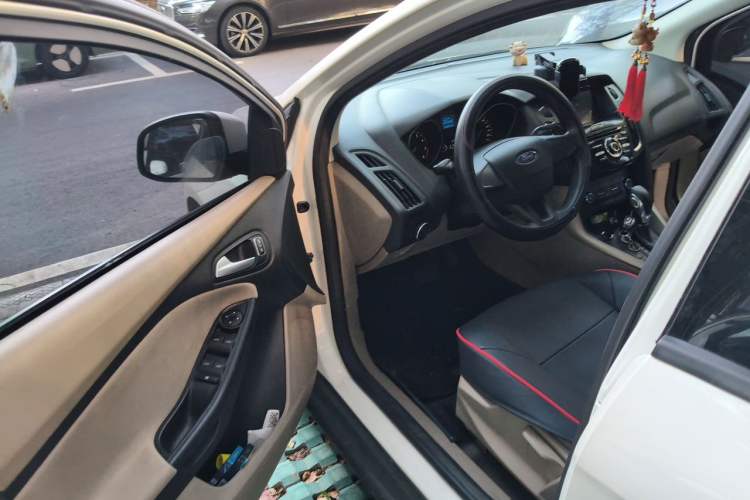 Used Ford Focus 2015 Sedan 1.6L Automatic Comfort Model Driver Seat