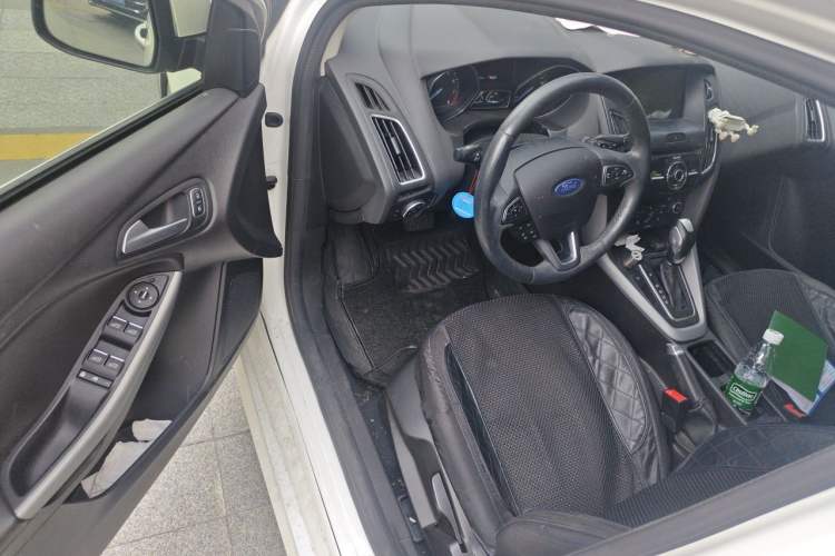 Used Ford Focus 2015 Hatchback EcoBoost 180 Automatic Sport Model Driver Seat