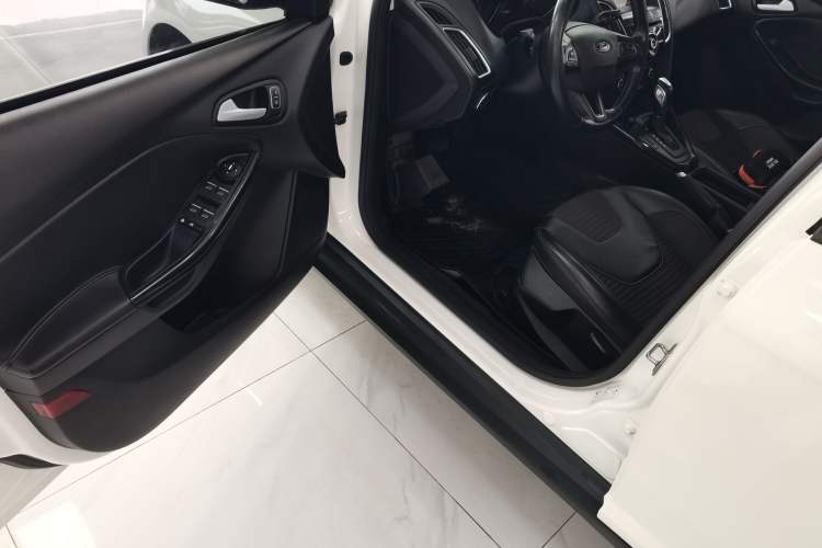 Used Ford Focus 2015 Sedan 1.6L Automatic Trend Model Driver Seat
