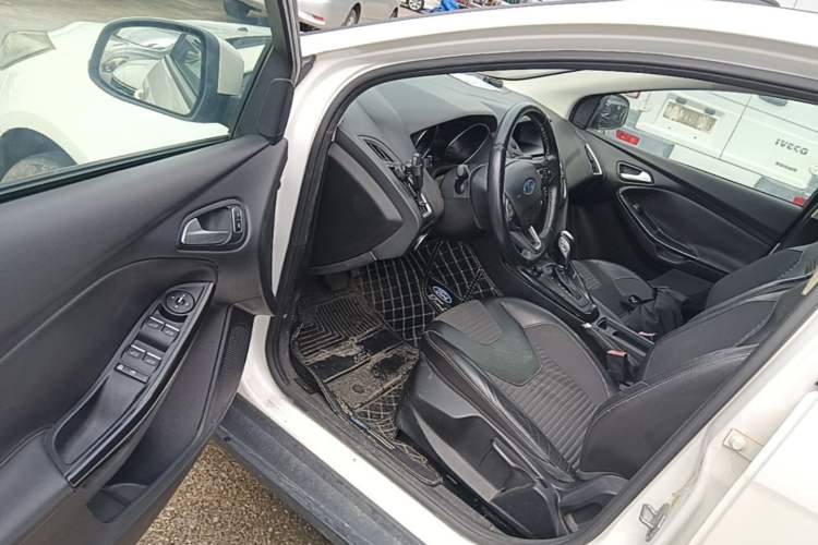 Used Ford Focus 2015 Sedan 1.6L Automatic Trend Model Driver Seat