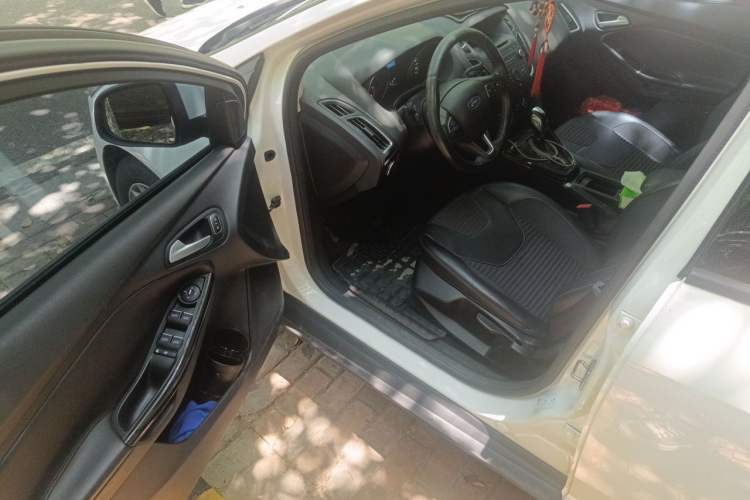 Used Ford Focus 2015 Sedan 1.6L Automatic Trend Model Driver Seat