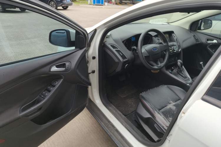 Used Ford Focus 2015 Hatchback 1.6L Automatic Comfort Model Driver Seat
