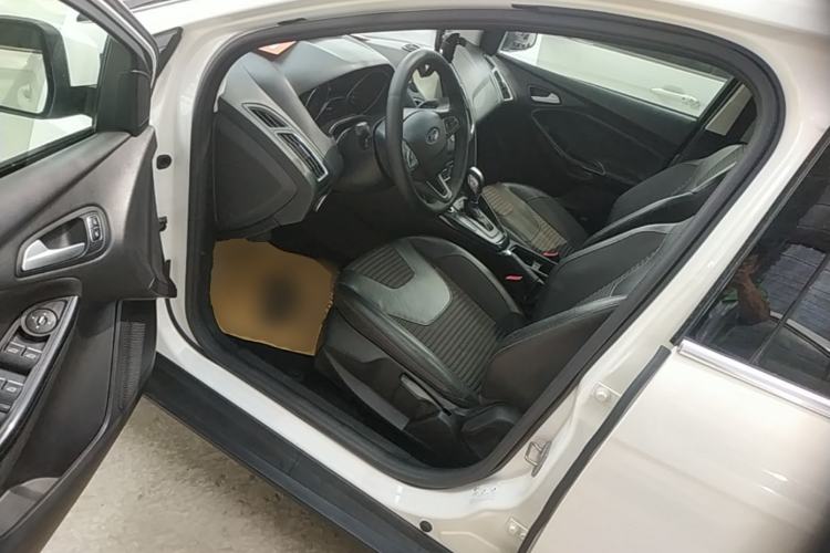 Used Ford Focus 2015 Sedan EcoBoost 180 Automatic Elite Model Driver Seat