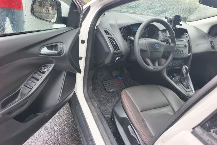 Used Ford Focus 2015 Hatchback 1.6L Automatic Comfort Model Driver Seat