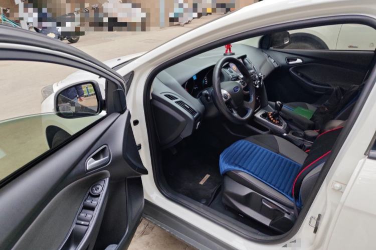 Used Ford Focus 2015 Hatchback 1.6L Manual Comfort Edition Driver Seat