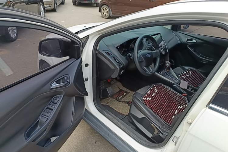 Used Ford Focus 2015 Hatchback 1.6L Automatic Comfort Model Driver Seat