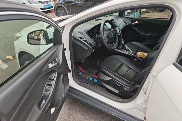 Used Ford Focus 2015 Hatchback 1.6L Automatic Comfort Model Driver Seat