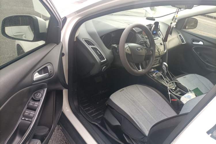 Used Ford Focus 2015 Sedan 1.6L Automatic Trend Model Driver Seat