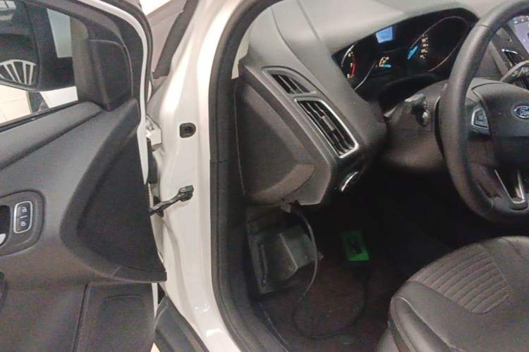 Used Ford Focus 2015 Sedan 1.6L Automatic Trend Model Driver Seat