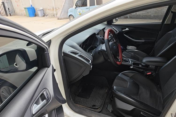 Used Ford Focus 2015 Hatchback EcoBoost 180 Automatic Sport Model Driver Seat