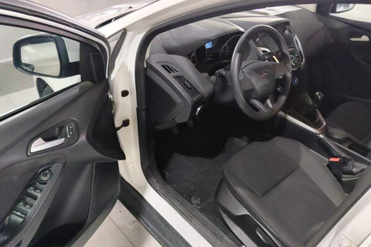 Used Ford Focus 2015 Hatchback 1.6L Manual Comfort Edition Driver Seat