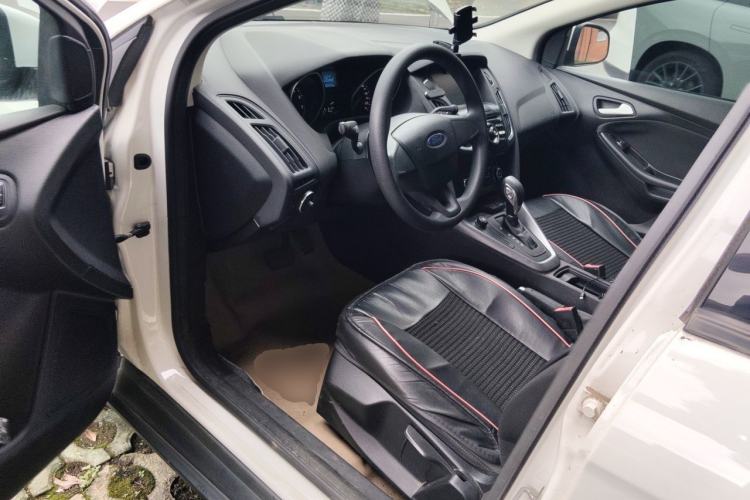 Used Ford Focus 2015 Hatchback 1.6L Automatic Comfort Model Driver Seat