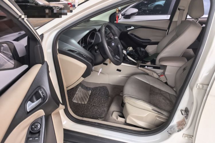 Used Ford Focus 2015 Sedan 1.6L Automatic Comfort Model Driver Seat