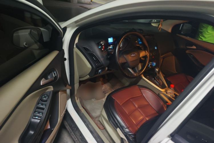 Used Ford Focus 2015 Sedan 1.6L Automatic Comfort Model Driver Seat