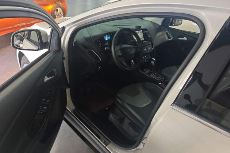 Used Ford Focus 2015 Sedan EcoBoost 180 Automatic Elite Model Driver Seat