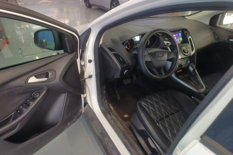 Used Ford Focus 2015 Hatchback 1.6L Automatic Comfort Model Driver Seat