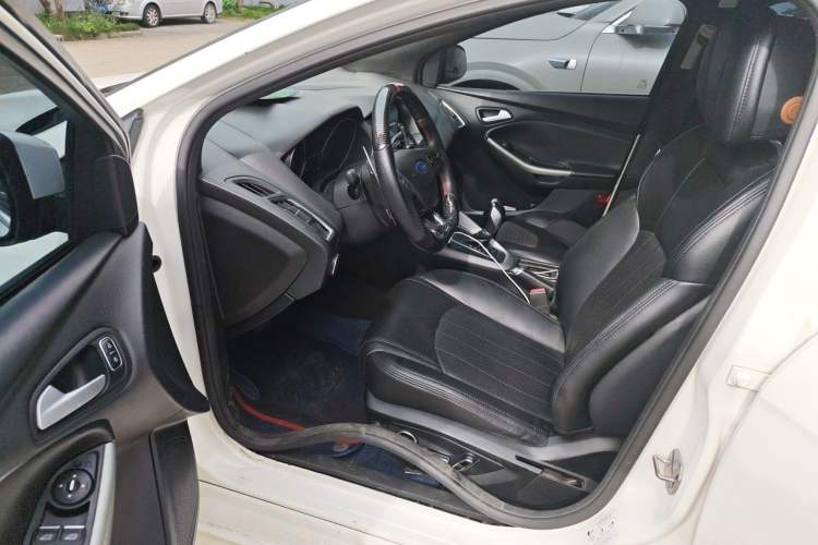 Used Ford Focus 2015 Hatchback EcoBoost 180 Automatic Sport Model Driver Seat