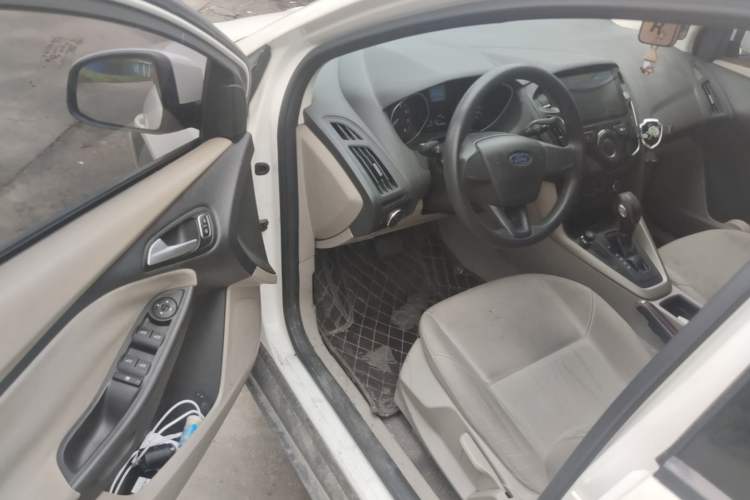 Used Ford Focus 2015 Sedan 1.6L Automatic Comfort Model Driver Seat
